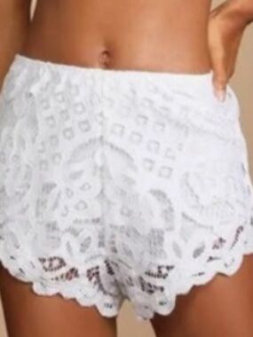 Free People Intimately White Adella Mini Lace Shorts Size Small New with Tag